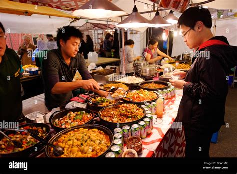 what are food vendors in china known as